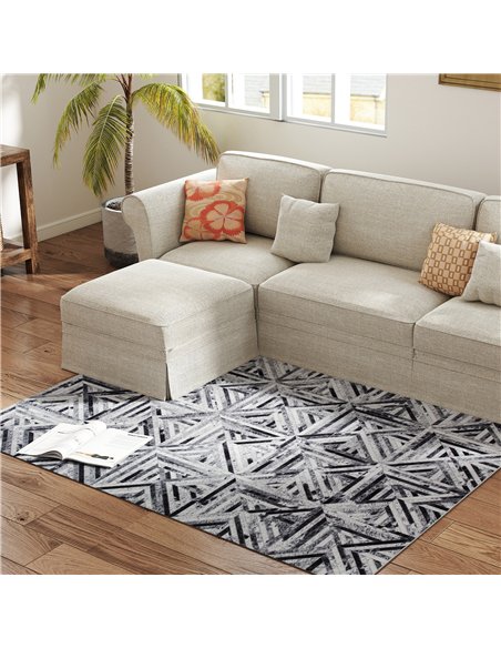 HOMCOM Modern Area Rug, Triangle Pattern Non-Slip Washable Rug, Chenille Floor Carpet for Living Room, Bedroom, Dining Room, Hom