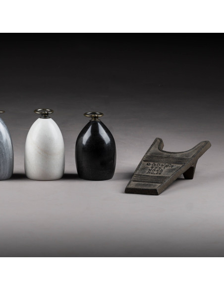 High-quality metal and wood construction of Hill Interiors SKU 15070 Cast Iron Boot Jack, detailed view for UK customers.