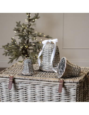 High-quality metal and wood construction of Hill Interiors SKU 23276 The Noel Collection Small Wicker Bell Decoration, detailed