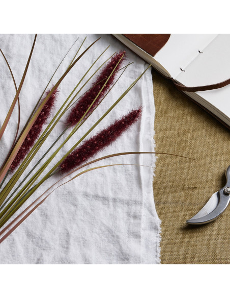 Buy Hill Interiors 22738 Ruby Triple Grass Stem online in UK with fast delivery from FastDaddy UK, your furniture expert.