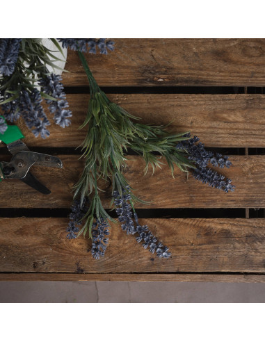 Buy Hill Interiors 17333 Small Lavender Spray online in UK with fast delivery from FastDaddy UK, your furniture expert.