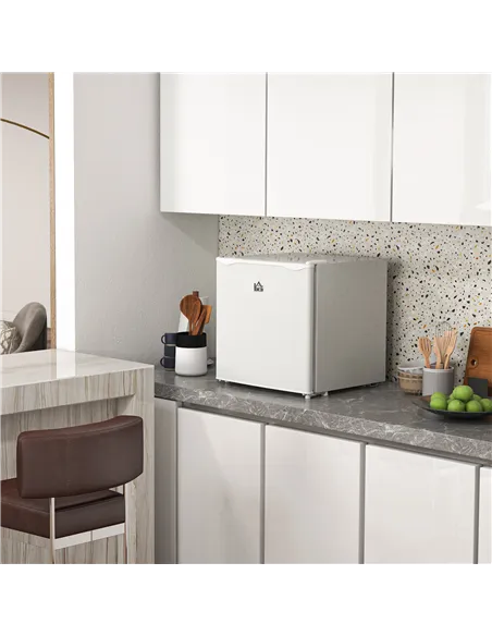 HOMCOM 35L Mini Freezer, -24℃ to -14℃ Temperature - White