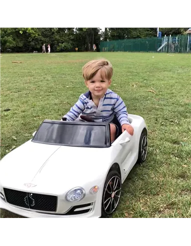 HOMCOM Kids Electric Car Kids Ride on Toys W/ LED Lights-White