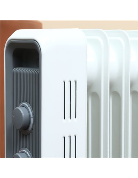HOMCOM 1500W Oil Filled Radiator, 7 Fin, Portable Electric Heater with 3 Heat Settings, Safety Cut-Off and Wheels, White