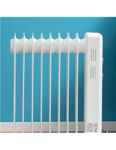 HOMCOM 2000W Oil Filled Radiator, 9 Fin, Portable Electric Heater with 3 Heat Settings, Safety Cut-Off and Wheels, White