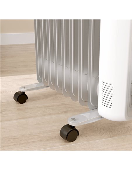 HOMCOM 2kW Nine Fin Oil-Filled Radiator - White
