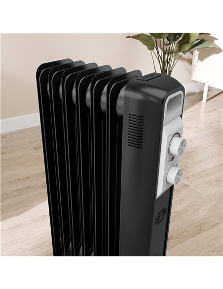 HOMCOM 1.5kW Seven Fin Oil-Filled Radiator - Black
