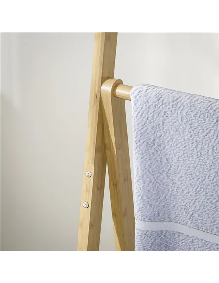 HOMCOM Three-Shelf Bamboo Storage Unit, with Towel Racks - Natural Finish