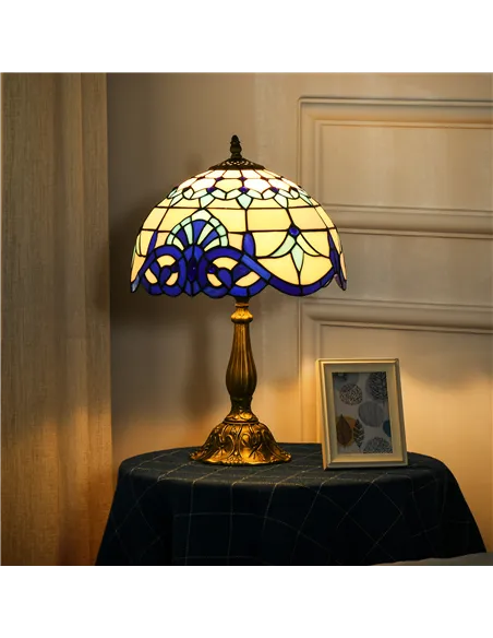 HOMCOM Stained Glass Table Lamp, Handmade Antique Bedside Lamp for Bedroom, Living room, Home, Nightstand, Decorative Night Ligh