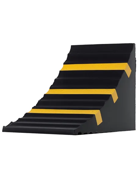 HOMCOM 2 PCs Rubber Wheel Chocks Heavy Duty Blocks for Vehicles, Cars, Caravan, Trailer with Handle 25L x 16W x 19H cm