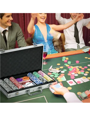 SPORTNOW 500-Piece Poker Chips Set, Poker Set with Mat, Chips, Two Card Decks, Dealer, Five Dices