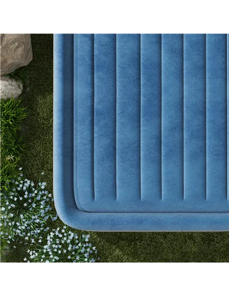 Outsunny King-Size Inflatable Mattress, with Built-In Electric Pump and Bag