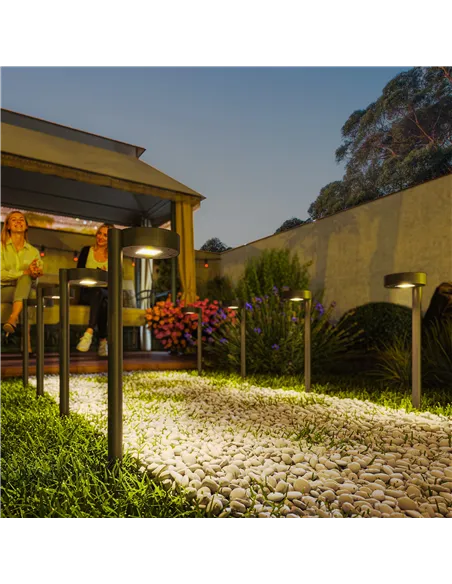 Outsunny Solar Lights Outdoor Garden Stake 8 Pack Pathway Lighting, Solar Stake Lights with Auto On/Off LED, IP44 Waterproof Pla