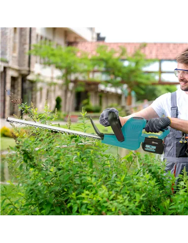 Outsunny 20" Cordless Hedge Trimmer, 18V Electric Hedge Cutter with 51cm Dual Action Blade, 2 x 4000mAh Batteries and Brushless 