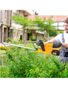 Outsunny 20" Cordless Hedge Trimmer, 18V Electric Hedge Cutter with 51cm Dual Action Blade, 2 x 4000mAh Batteries and Brushless  2