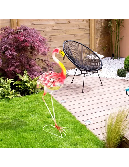 Outsunny Flamingo Garden Statue Ornament, Metal Bird Art Outdoor Statue, Standing Garden Sculpture Gift with Ground Stakes for P