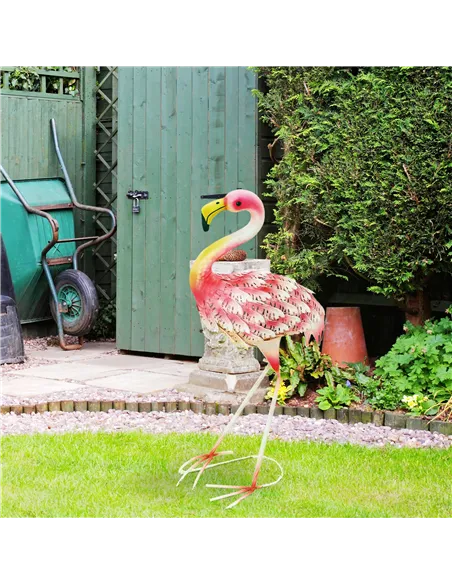 Outsunny Flamingo Garden Statue Ornament, Metal Bird Art Outdoor Statue, Standing Garden Sculpture Gift with Ground Stakes for P