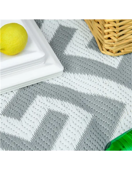 Outsunny Outdoor Rug Reversible Mat Plastic Straw Rug Portable RV Camping Mat for Garden Picnic Indoor, 152x243cm, Light Grey