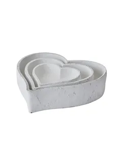 Hill Interiors Set Of Three Large Matt White Ceramic Dishes 22251